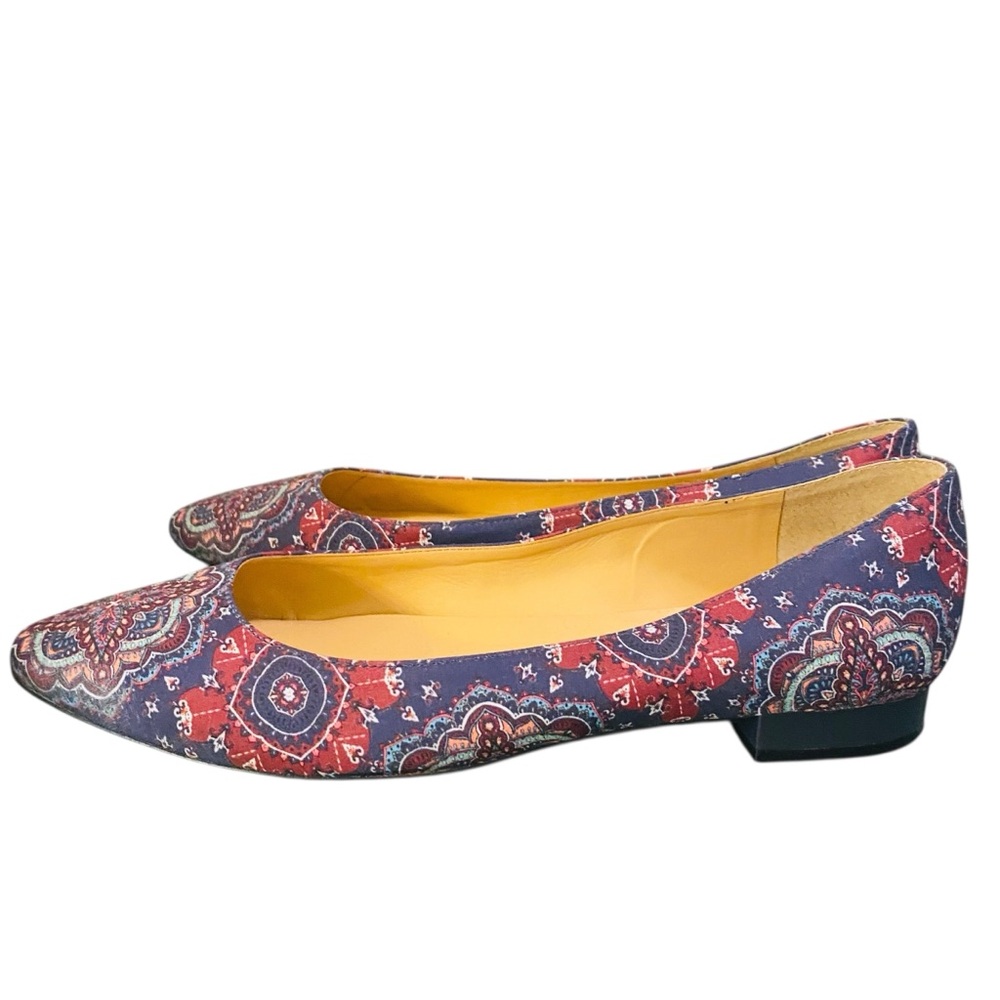 Talbots Navy Paisley Fabric Flats Pointed Toe Leather Sole Size 9.5 Career - Picture 2 of 10